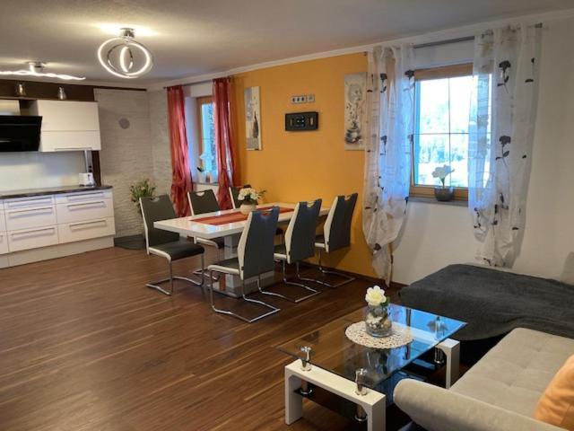Haus Am Fusse Des Semmerings Apartment